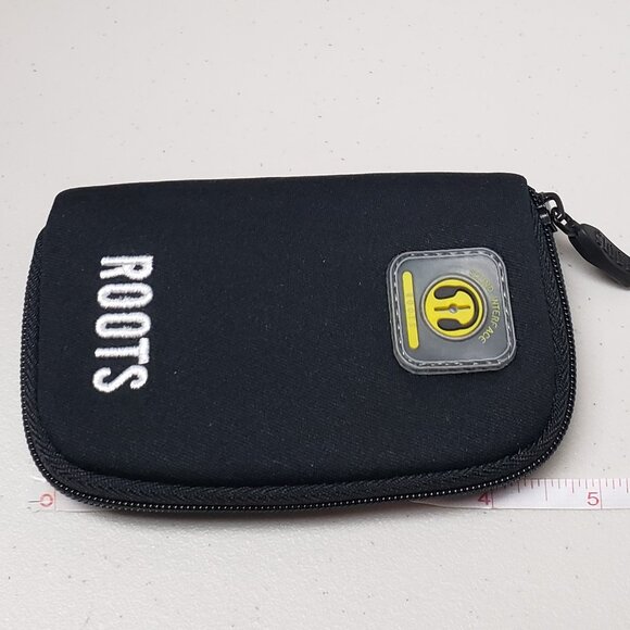 Roots Pouch - Picture 7 of 9